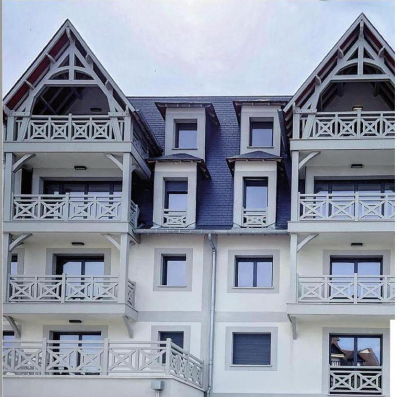 Sejour Authentique - Balcon, Parking & Wifi Ultra-Rapide Apartment Deauville Exterior photo